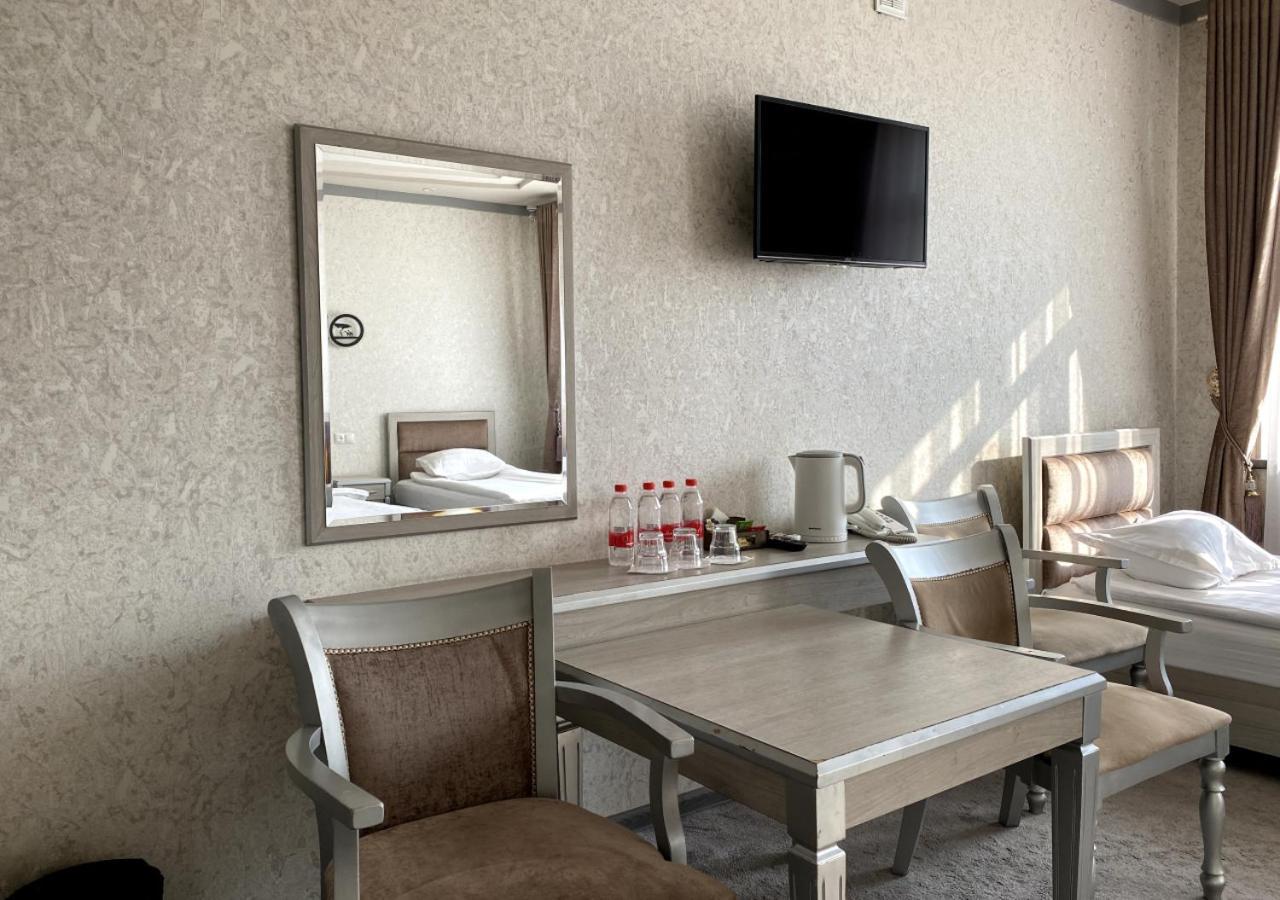 Diyor Hotel Marghilon 外观 照片