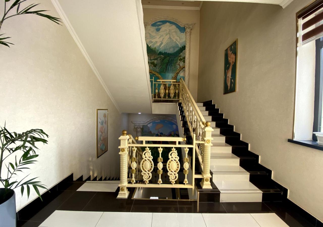 Diyor Hotel Marghilon 外观 照片